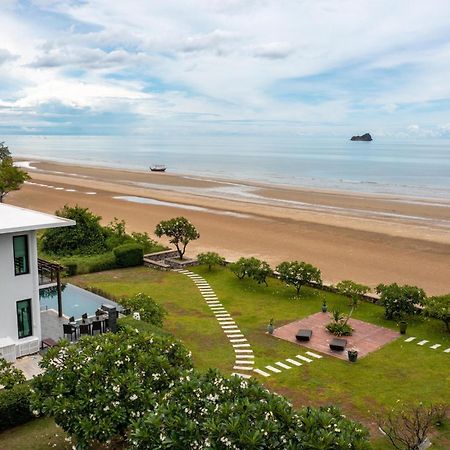 Beachfront Modern 4 Bedroom Pool Villa - Rv Хуахін Екстер'єр фото