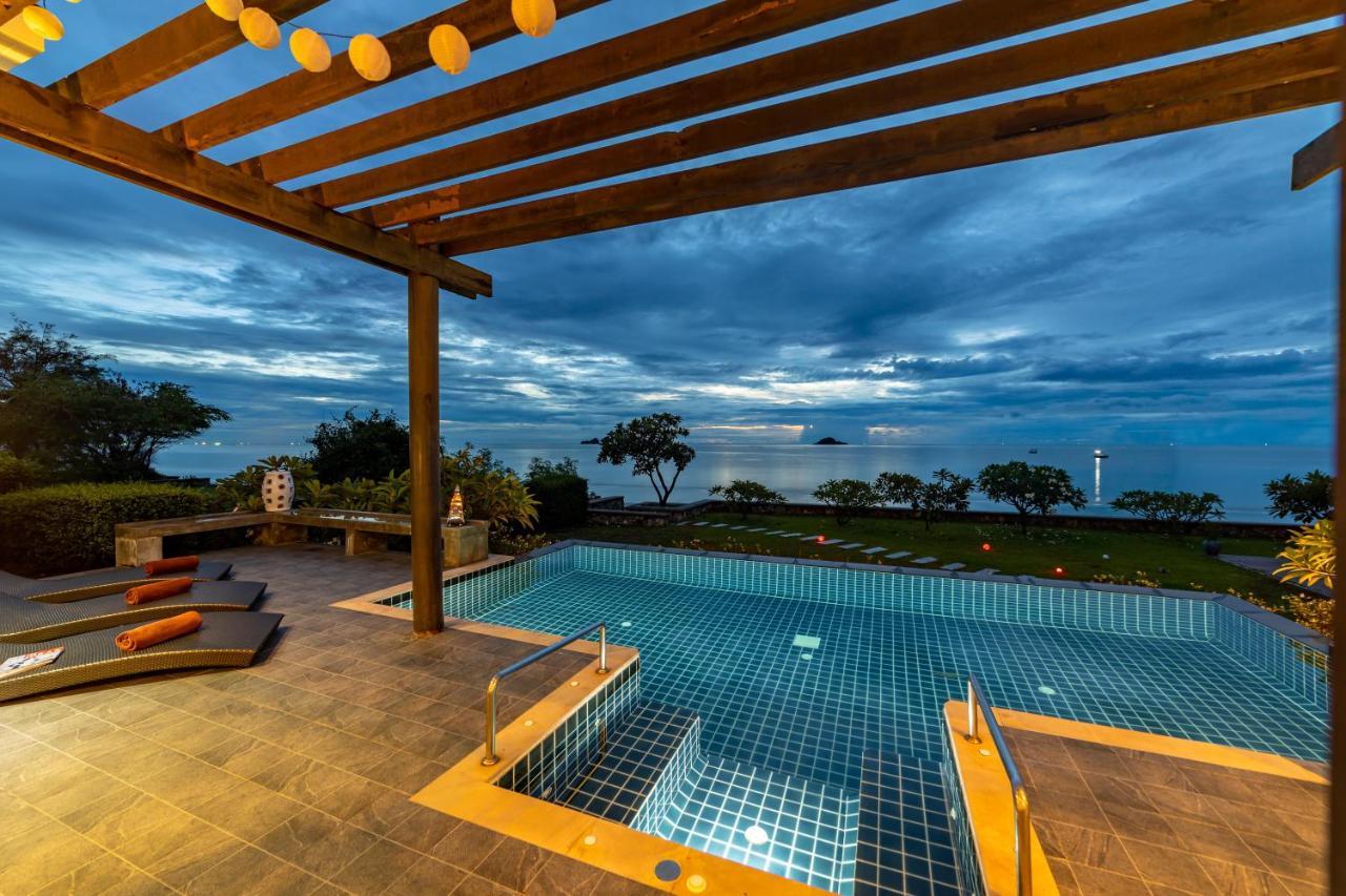 Beachfront Modern 4 Bedroom Pool Villa - Rv Хуахін Екстер'єр фото