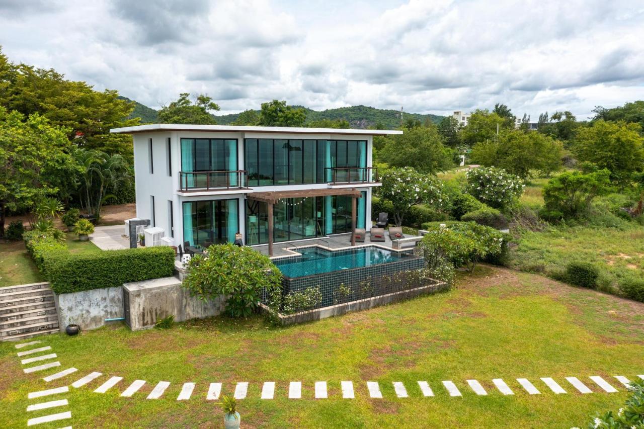 Beachfront Modern 4 Bedroom Pool Villa - Rv Хуахін Екстер'єр фото