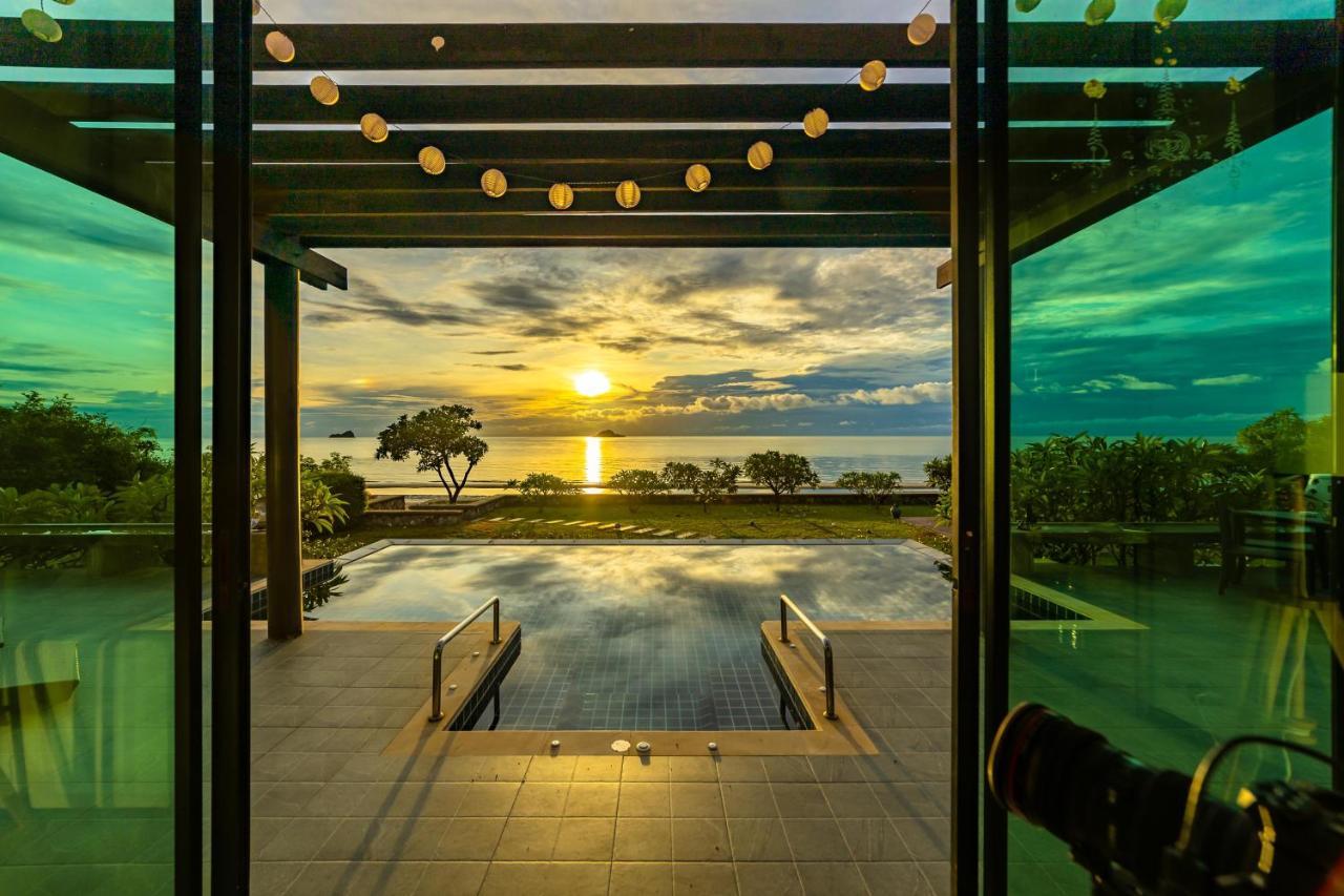 Beachfront Modern 4 Bedroom Pool Villa - Rv Хуахін Екстер'єр фото