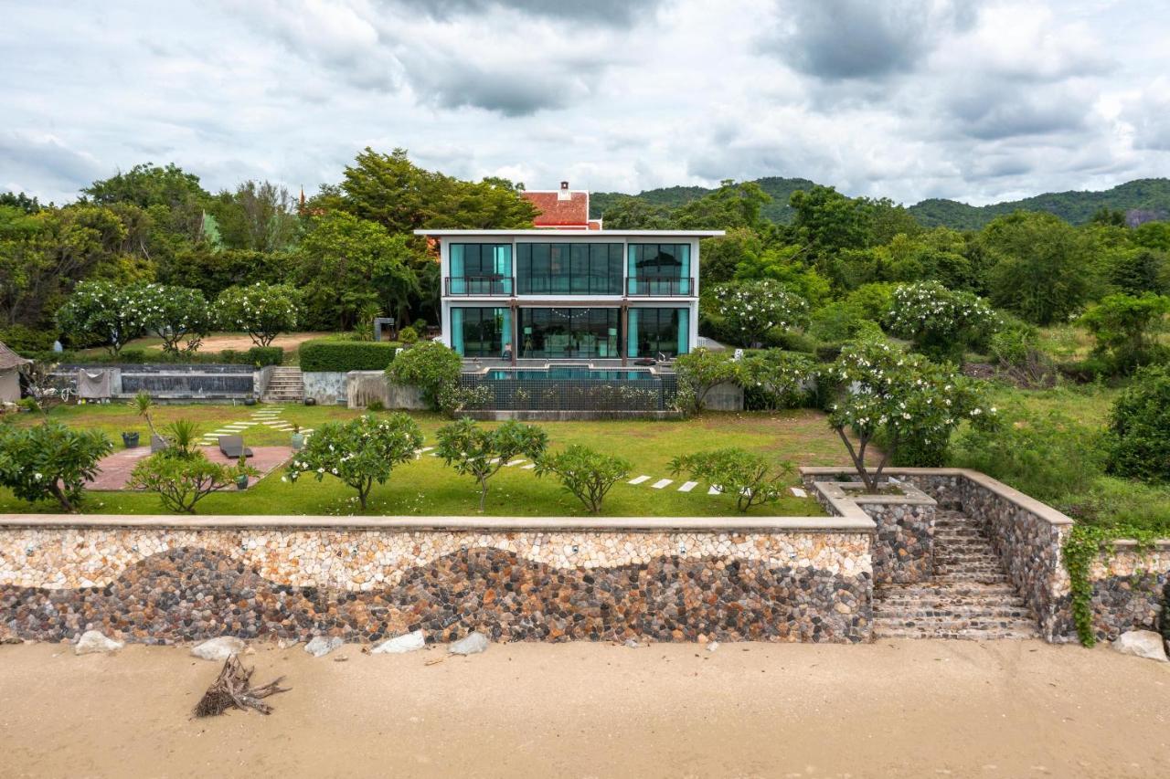 Beachfront Modern 4 Bedroom Pool Villa - Rv Хуахін Екстер'єр фото