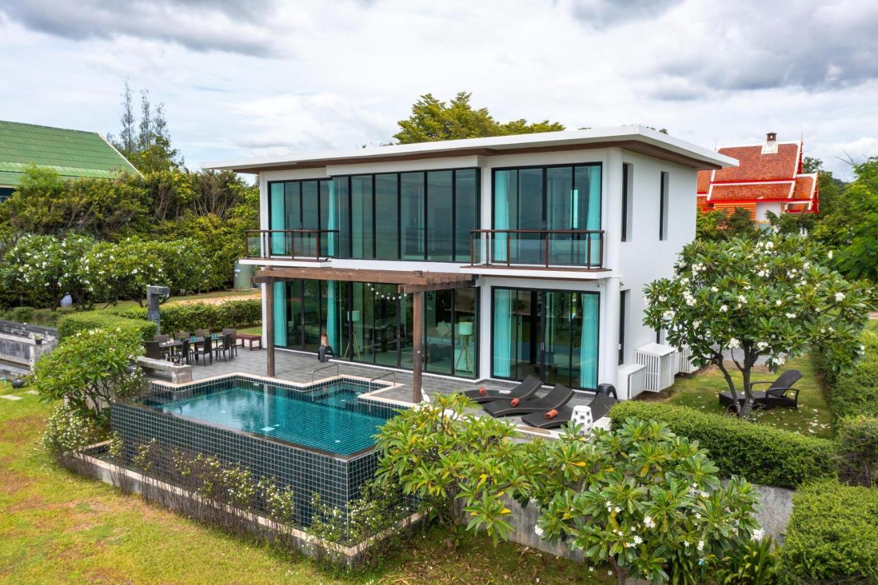 Beachfront Modern 4 Bedroom Pool Villa - Rv Хуахін Екстер'єр фото