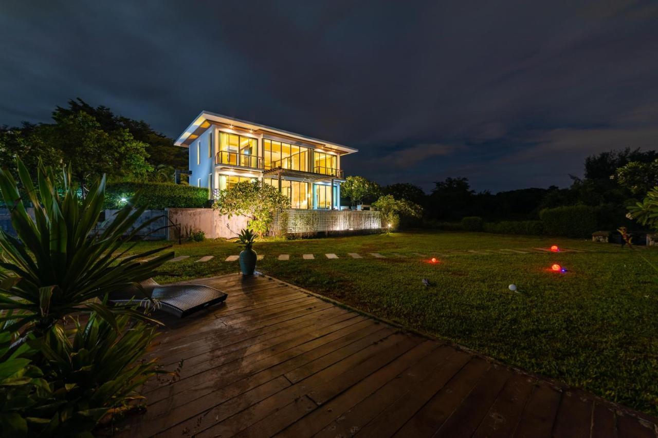 Beachfront Modern 4 Bedroom Pool Villa - Rv Хуахін Екстер'єр фото