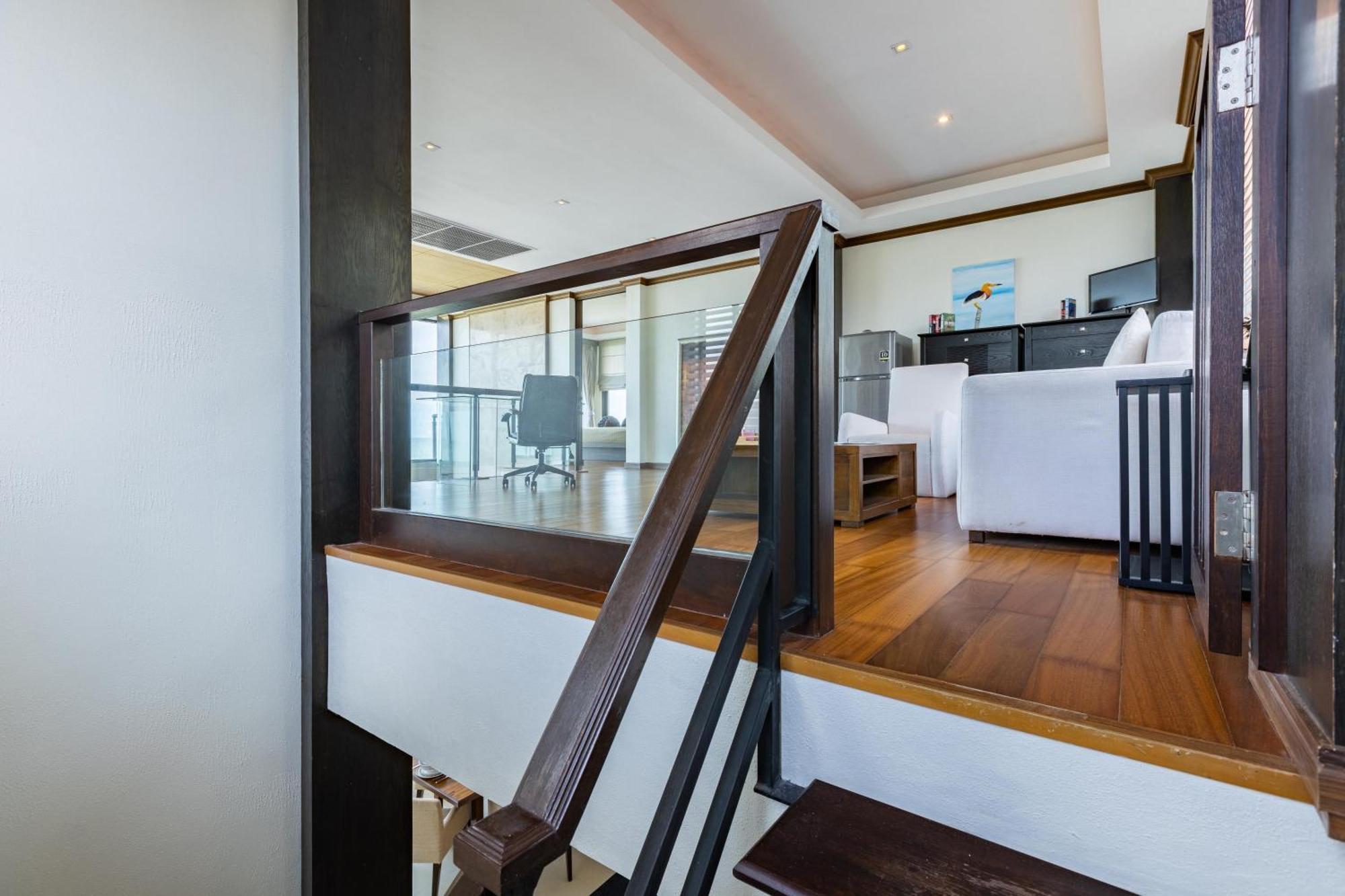 Beachfront Modern 4 Bedroom Pool Villa - Rv Хуахін Екстер'єр фото