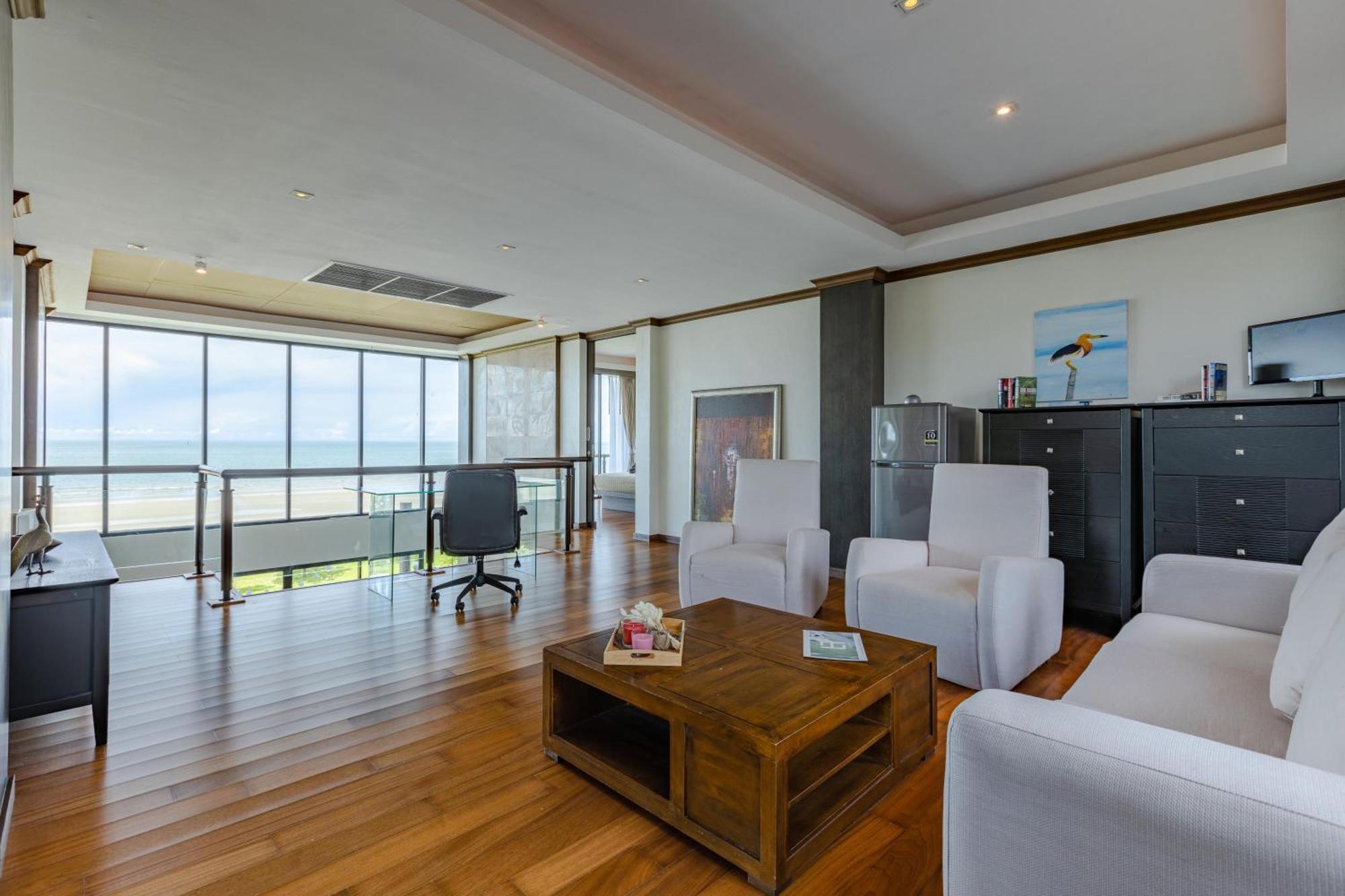 Beachfront Modern 4 Bedroom Pool Villa - Rv Хуахін Екстер'єр фото