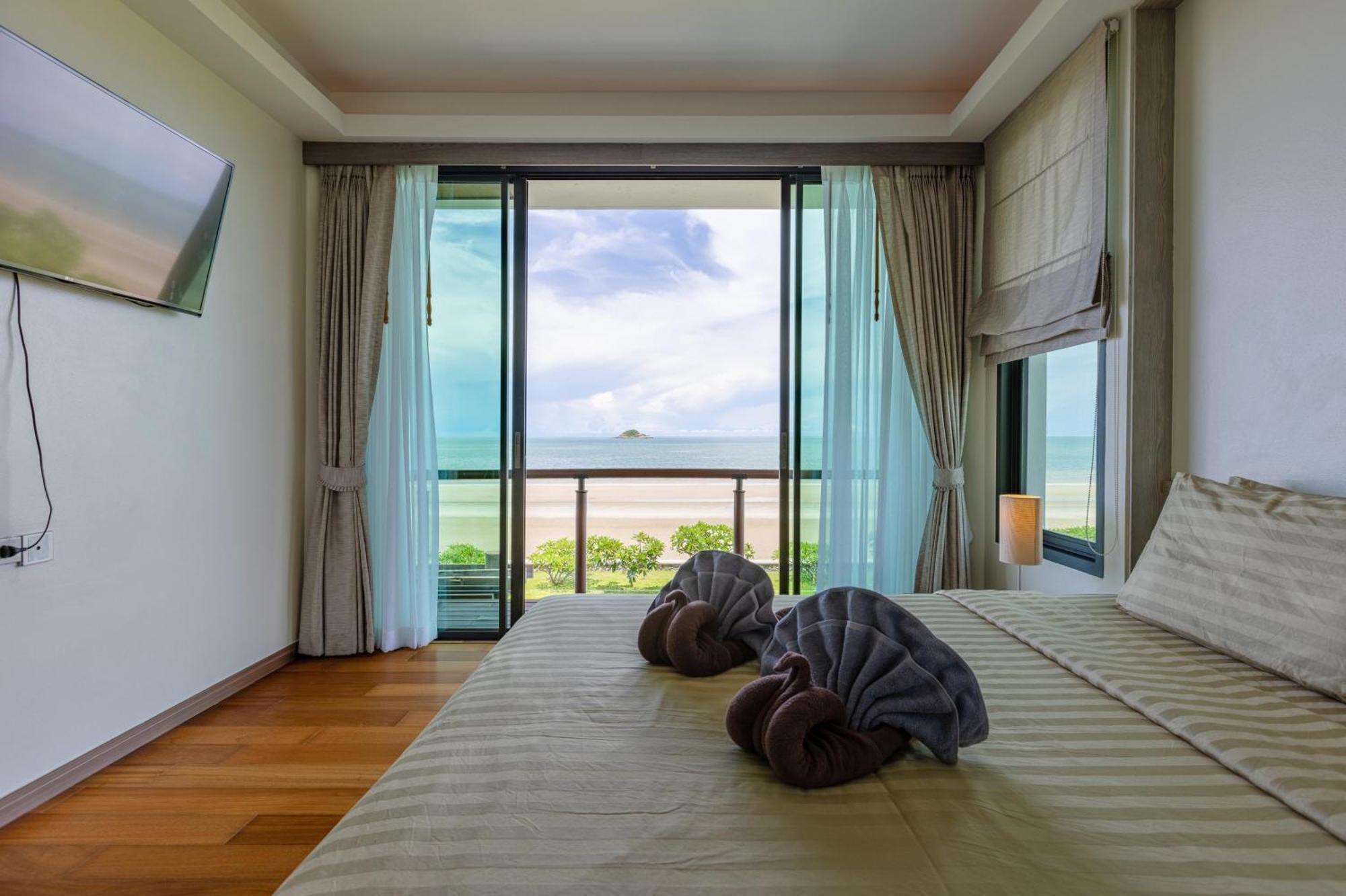 Beachfront Modern 4 Bedroom Pool Villa - Rv Хуахін Екстер'єр фото