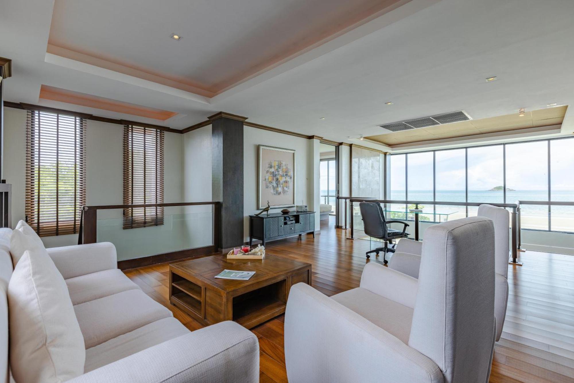 Beachfront Modern 4 Bedroom Pool Villa - Rv Хуахін Екстер'єр фото