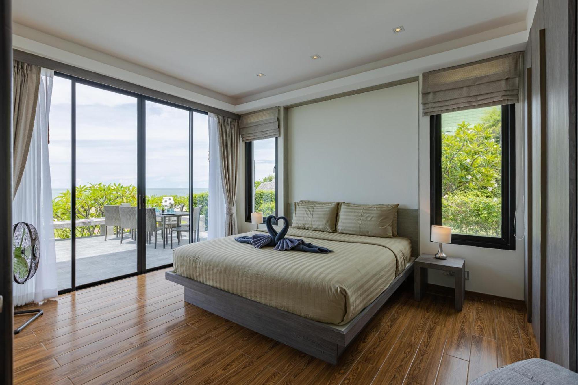 Beachfront Modern 4 Bedroom Pool Villa - Rv Хуахін Екстер'єр фото