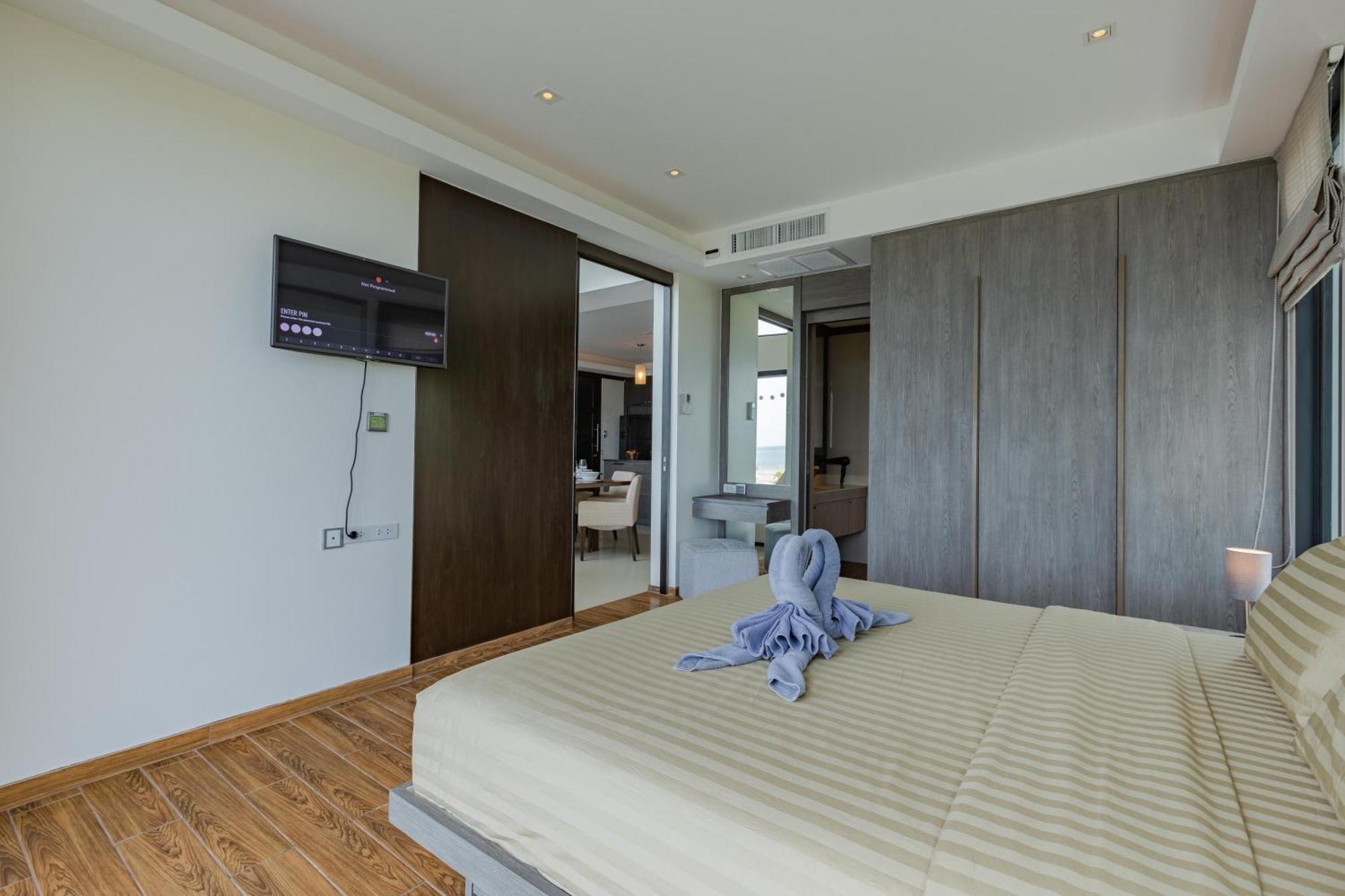 Beachfront Modern 4 Bedroom Pool Villa - Rv Хуахін Екстер'єр фото