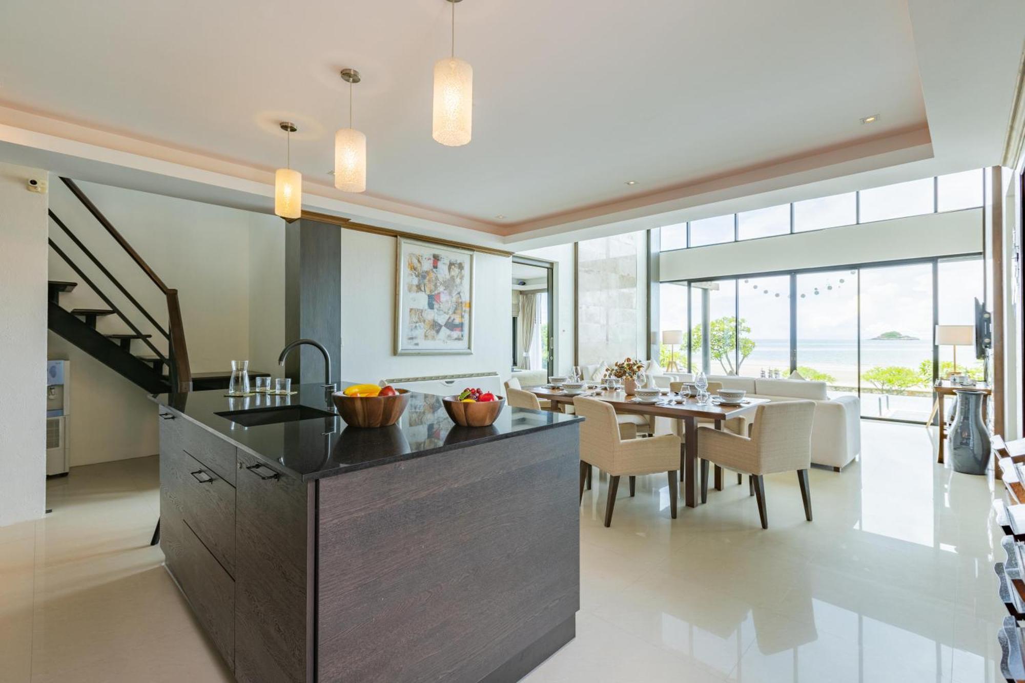 Beachfront Modern 4 Bedroom Pool Villa - Rv Хуахін Екстер'єр фото