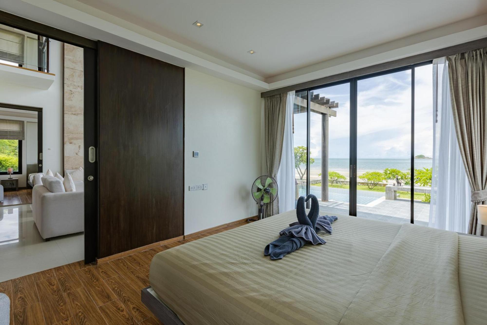 Beachfront Modern 4 Bedroom Pool Villa - Rv Хуахін Екстер'єр фото